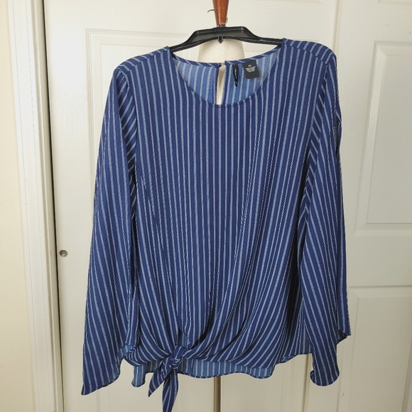 New Directions women's XL Extra Large Blue Striped Front Tie Long Flared Sleeves - Picture 5 of 12